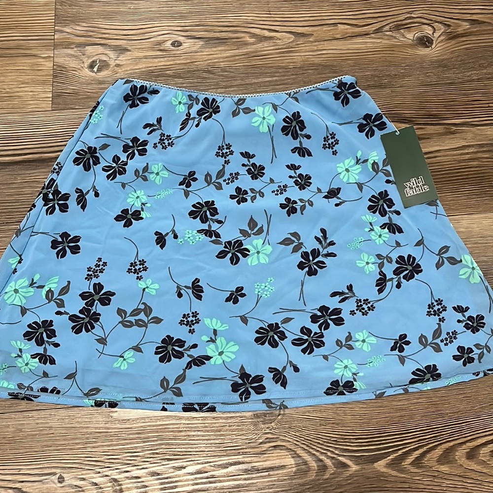 blue flower print skirt